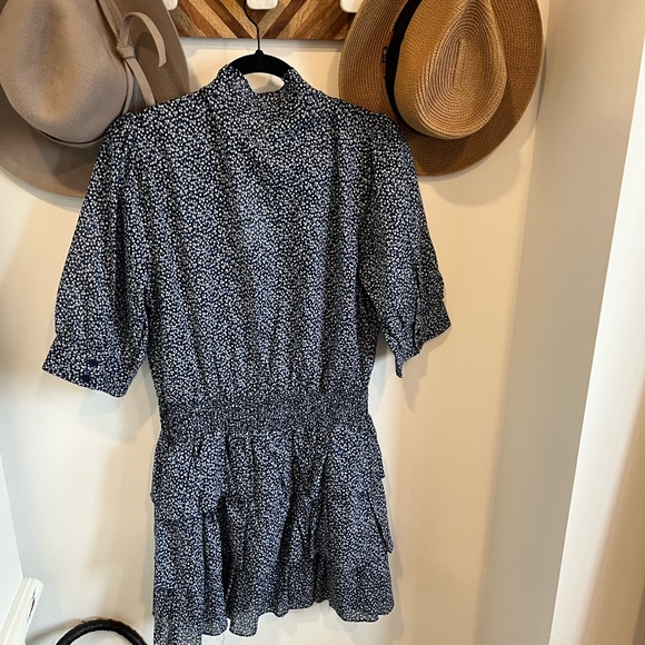 Beautiful Michael Kors boho dress great for occasions or work! Fits size 8. - Picture 2 of 3